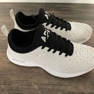 APL Techloom Phantom size 8